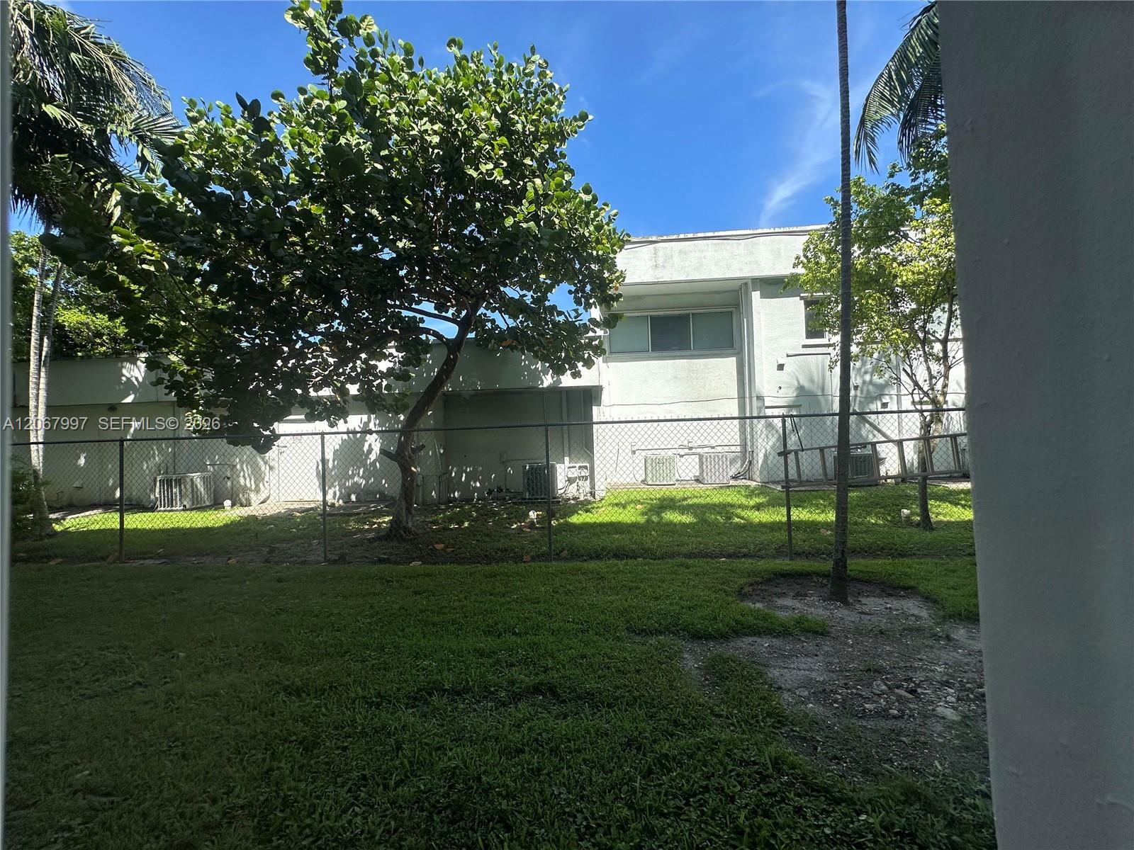 410 SE 2nd St # 115
