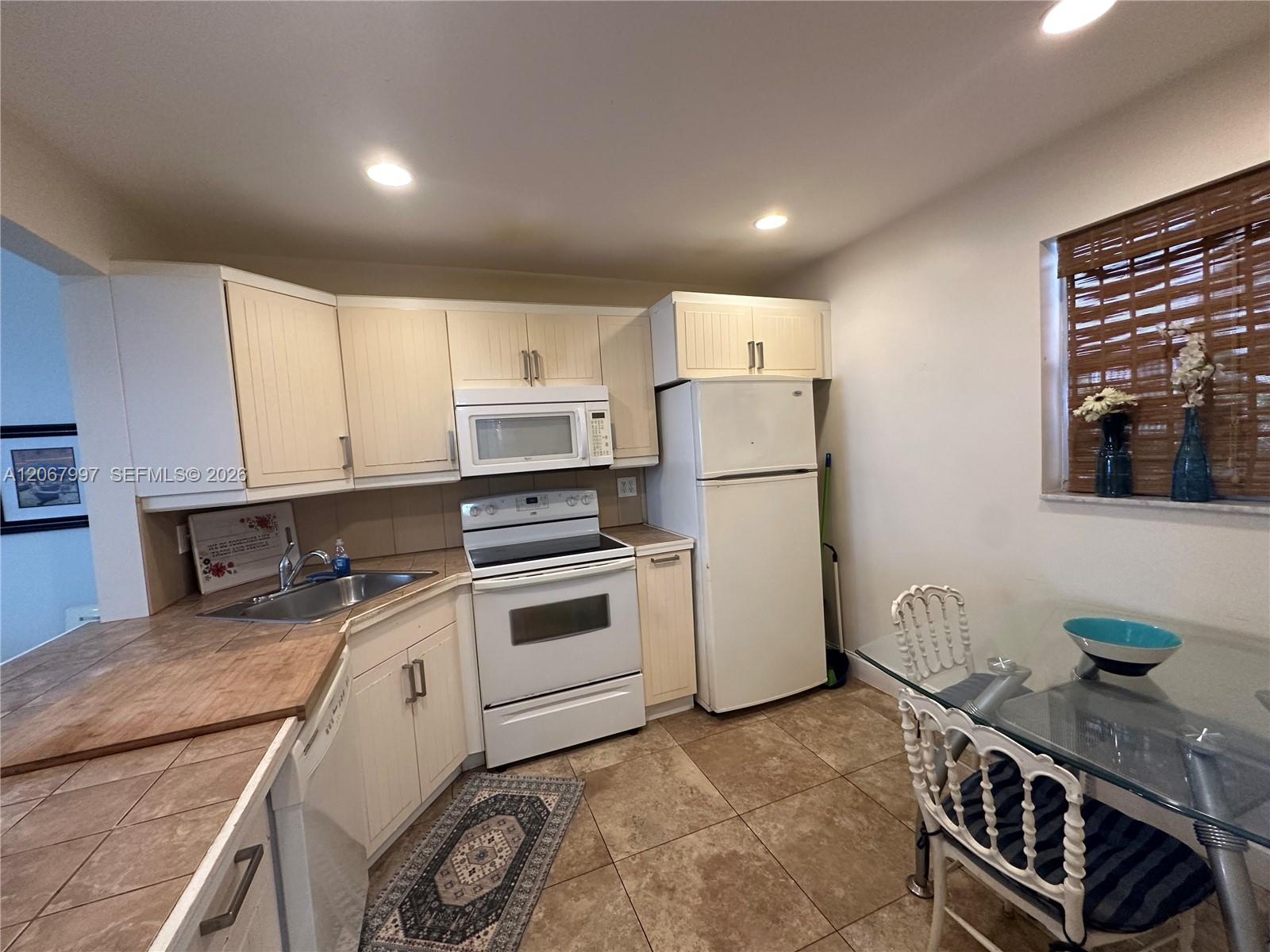 410 SE 2nd St # 115