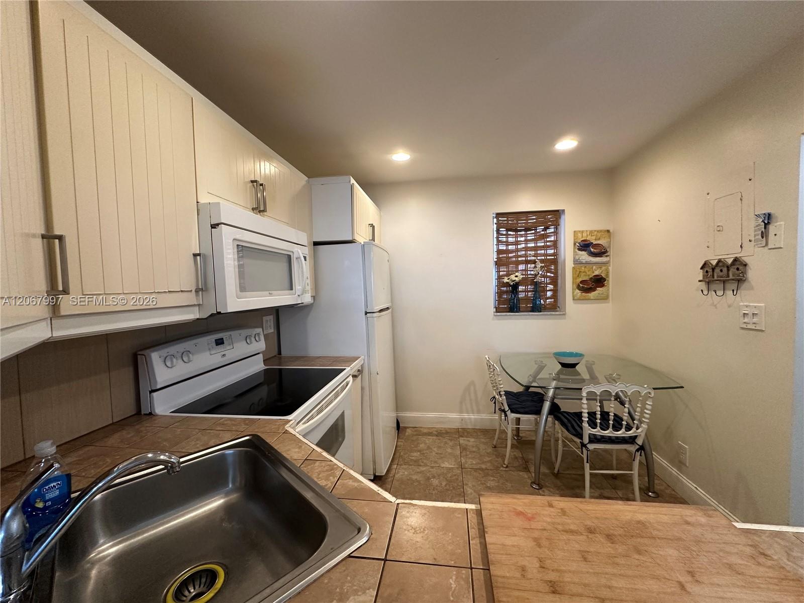 410 SE 2nd St # 115
