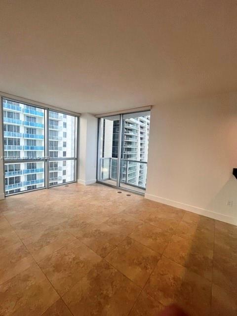 1060 Brickell Ave # 2217