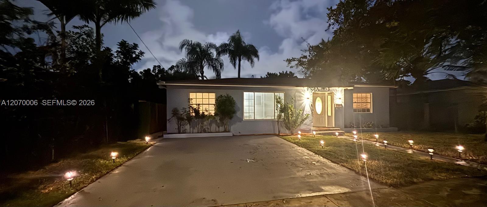 1931 Mayo St