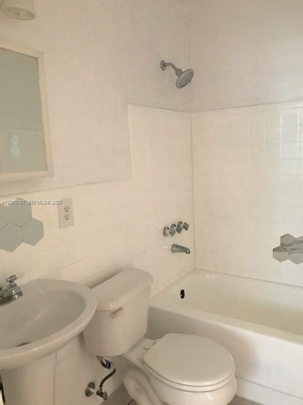 712 SW 14th Ave # 3