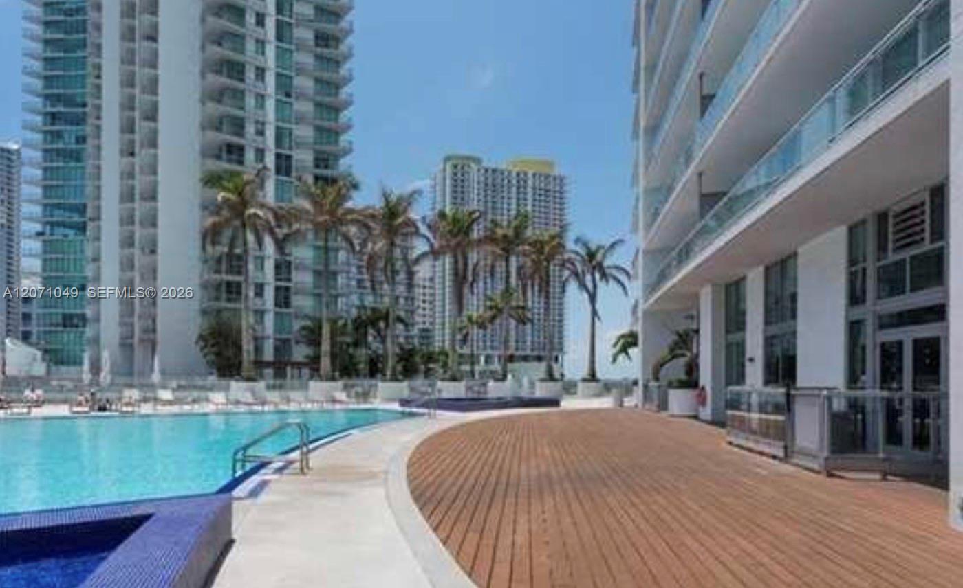 90 SW 3rd St # 3408