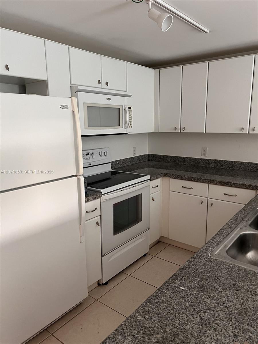 2740 SW 28th Ter # 206