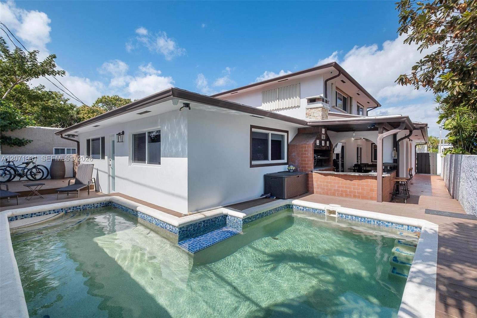 2430 SW 22nd Ter
