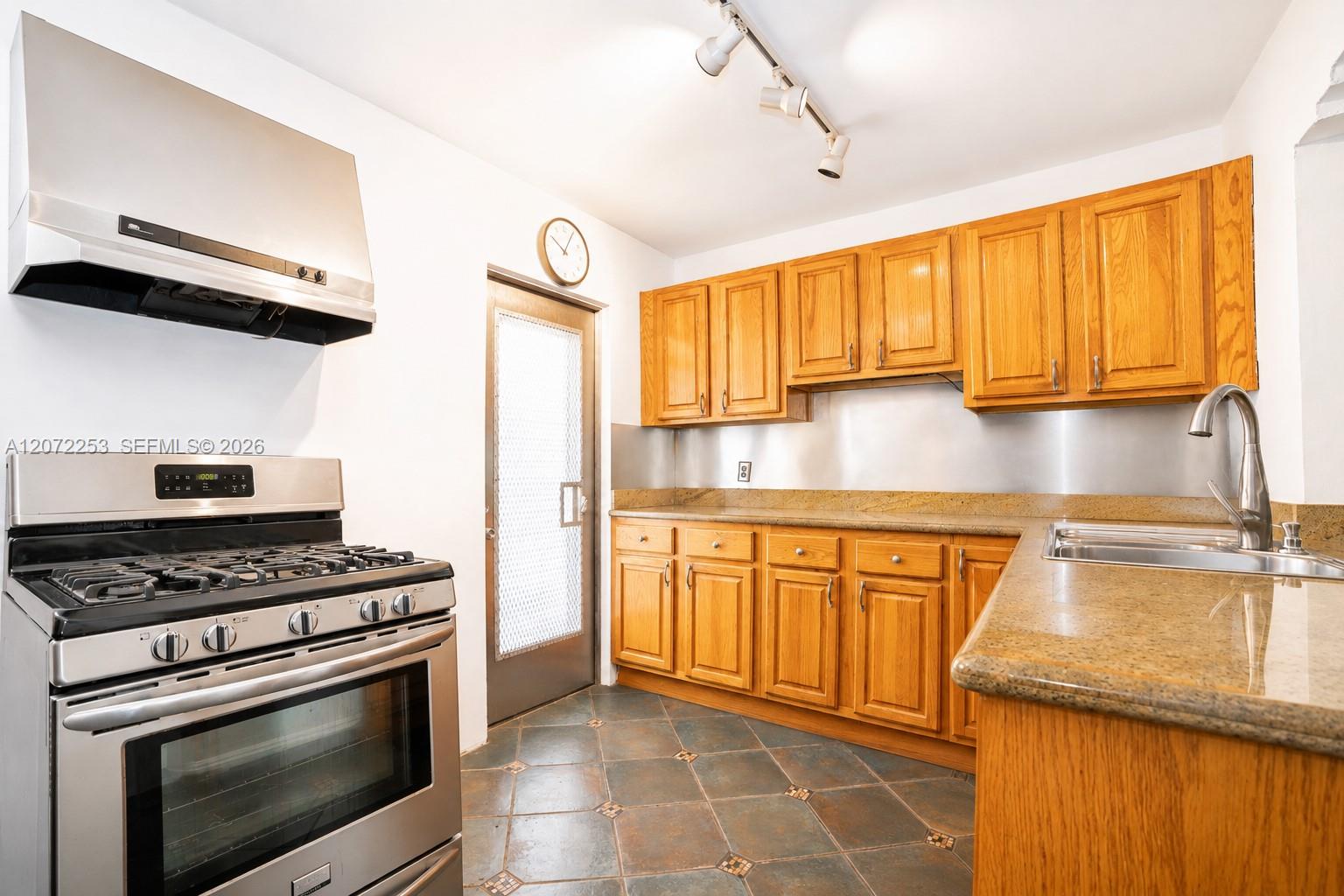 1145 Meridian Ave # 9