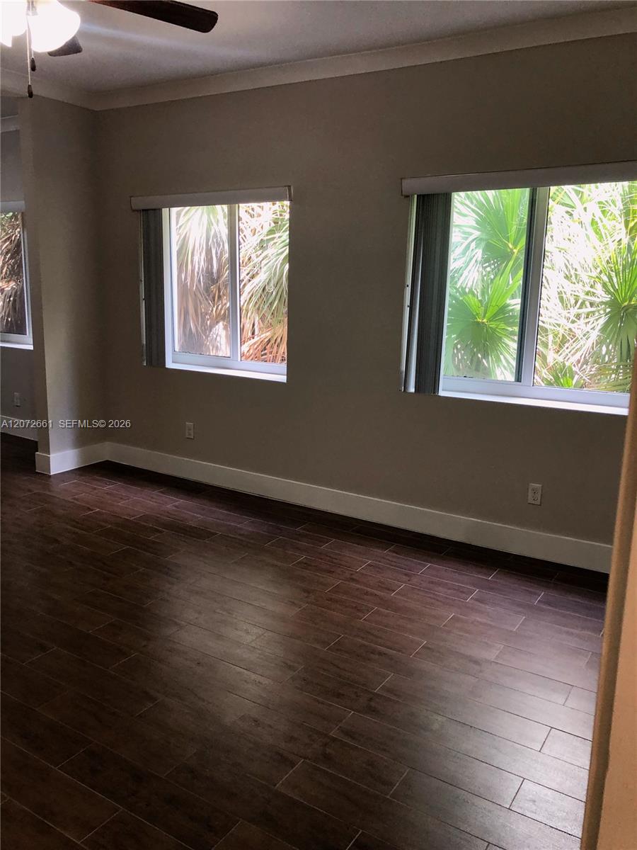 222 Sidonia Ave # 12