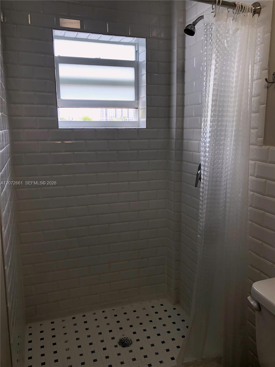 222 Sidonia Ave # 12