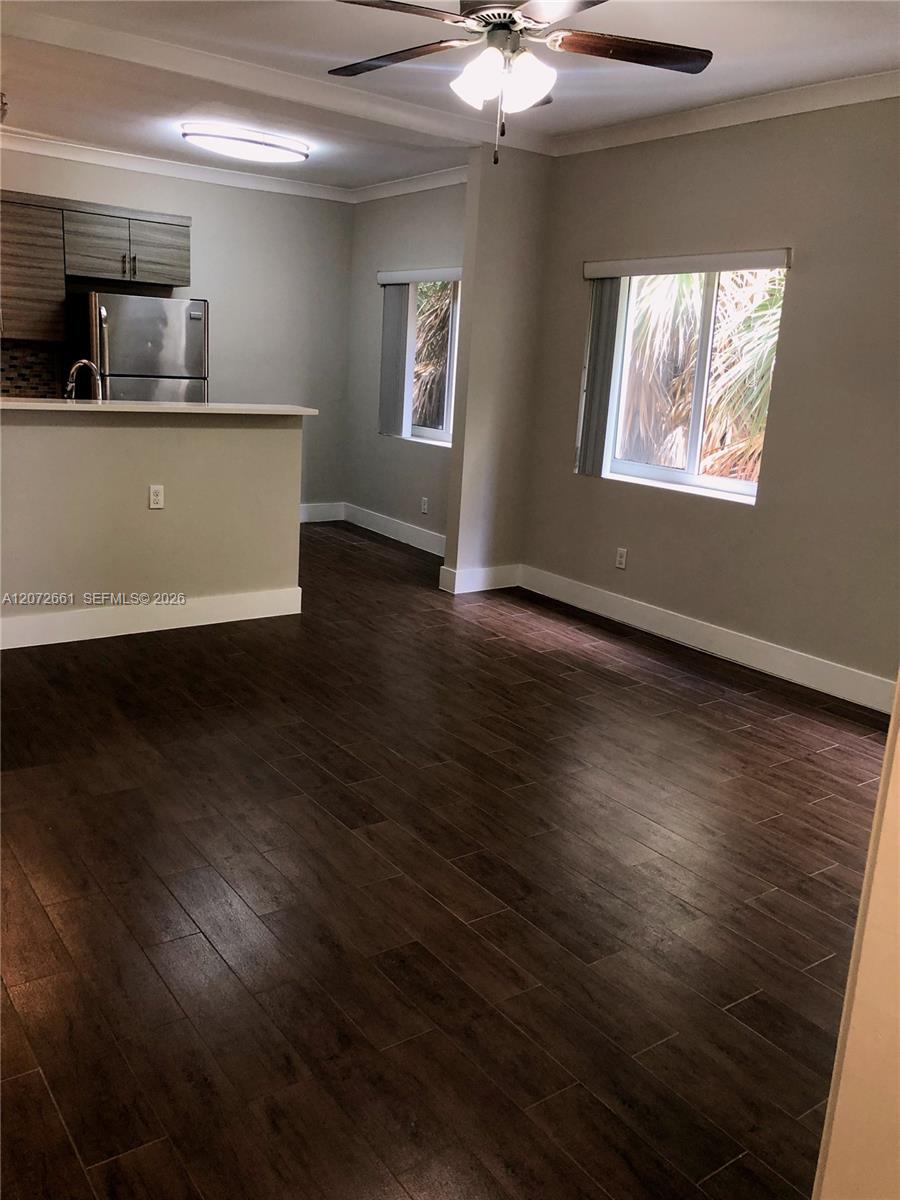 222 Sidonia Ave # 12