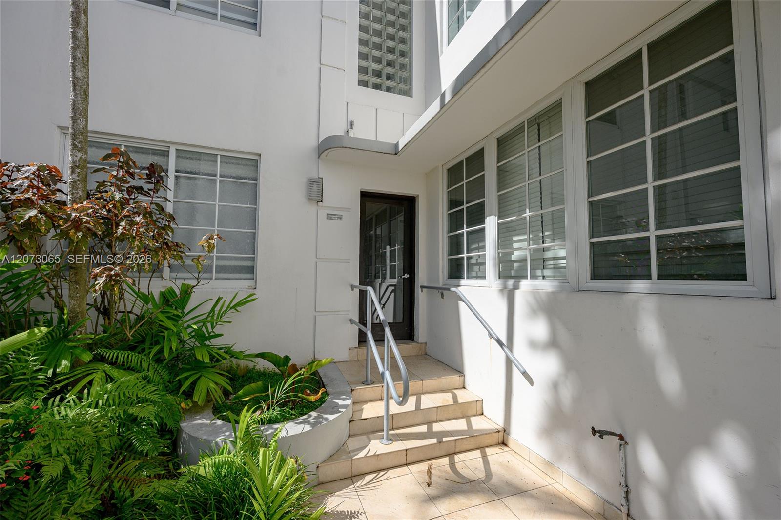 1000 Meridian Ave # 8