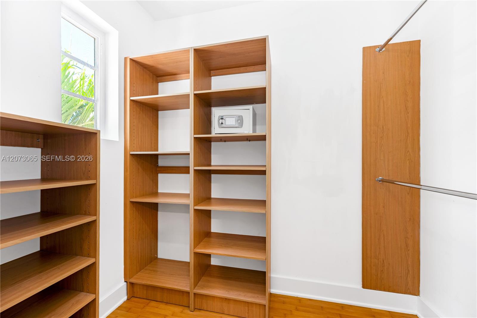 1000 Meridian Ave # 8