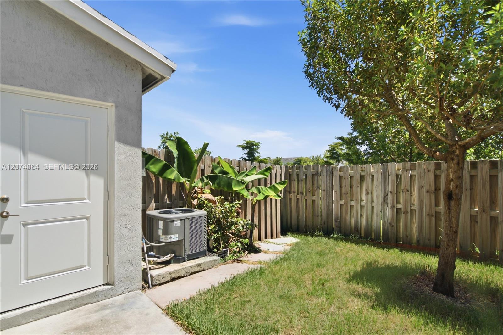 1265 NW 4th Ln