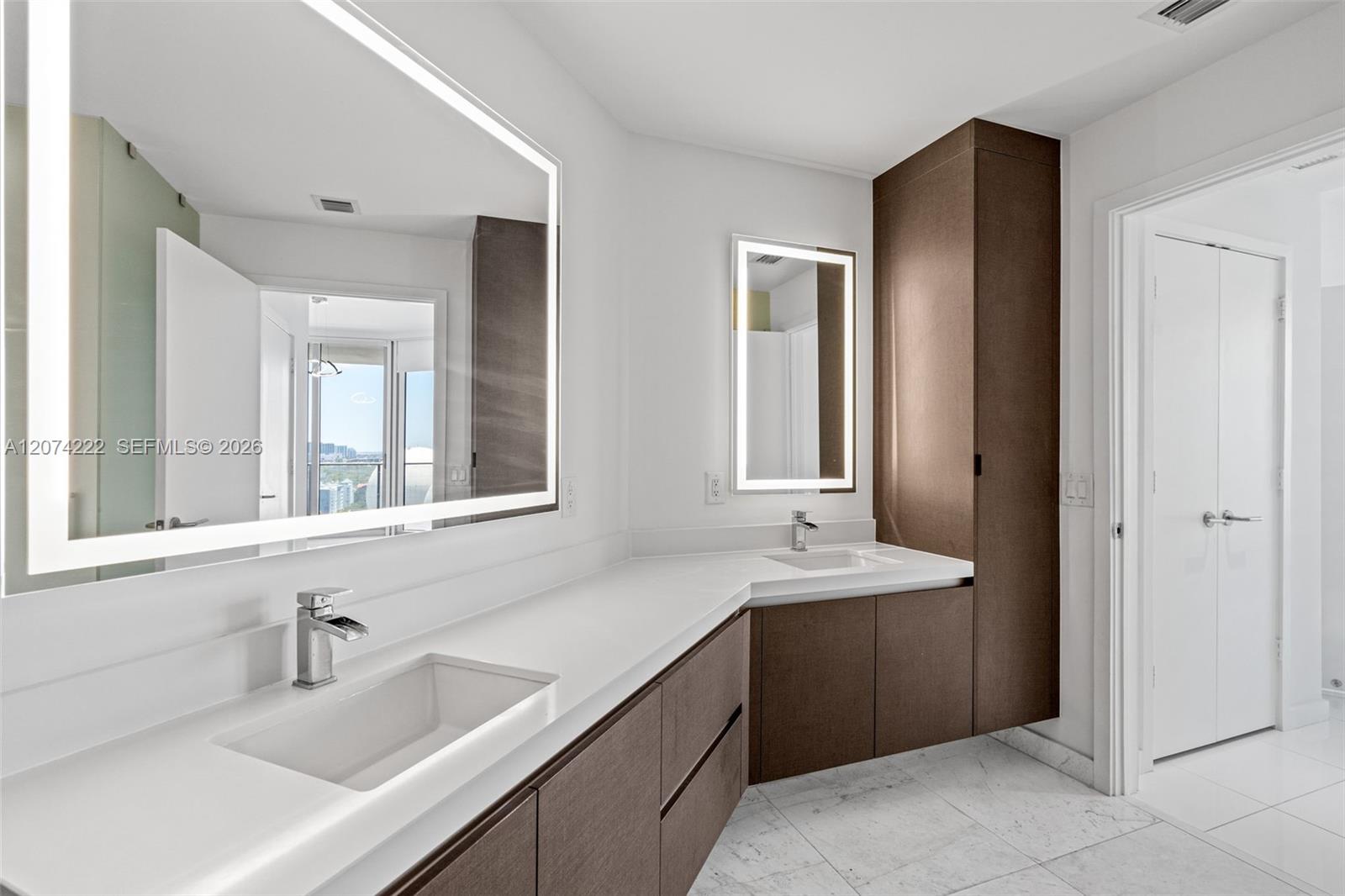 851 NE 1st Ave # 1506