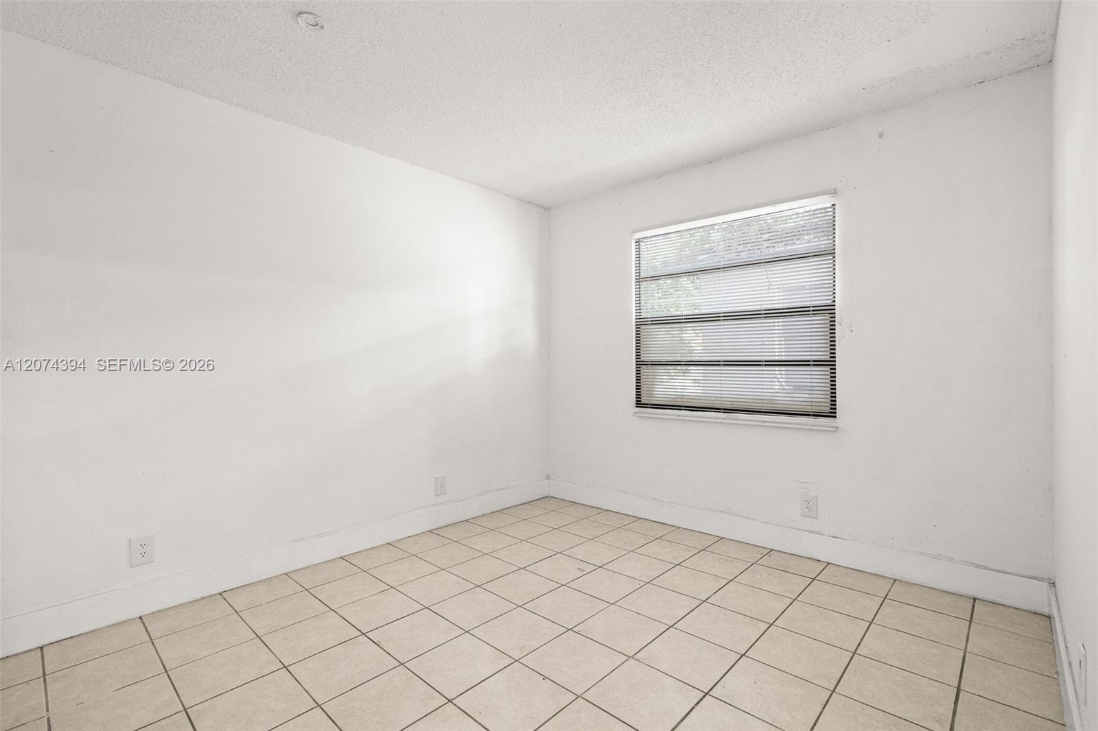 1020 NW 6th Ave # 2 Unit: 1-2