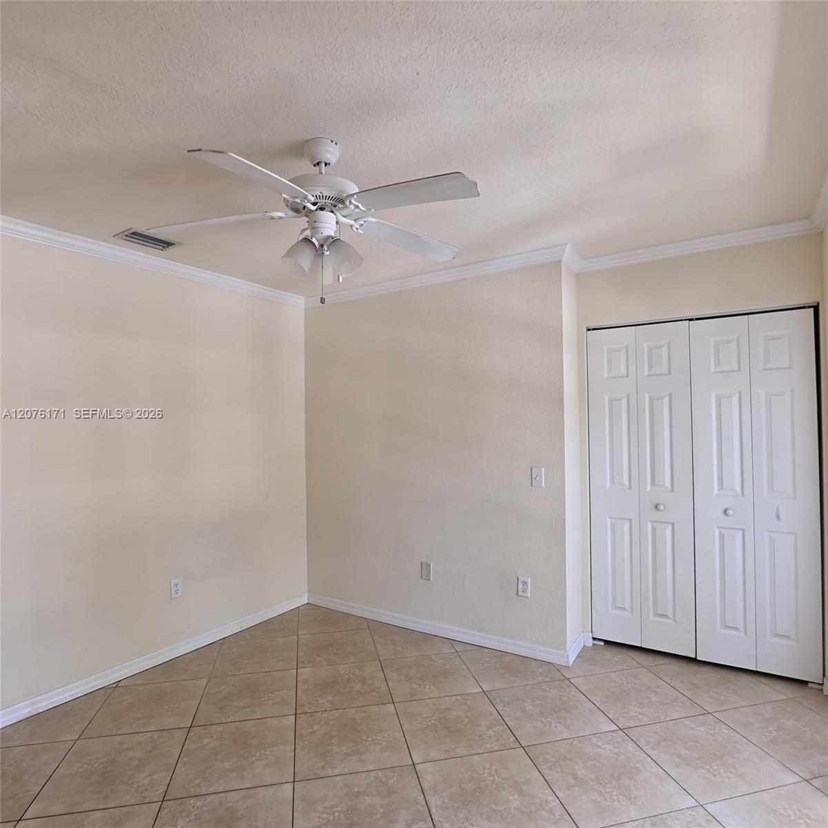 1000 Palm Trl # 8