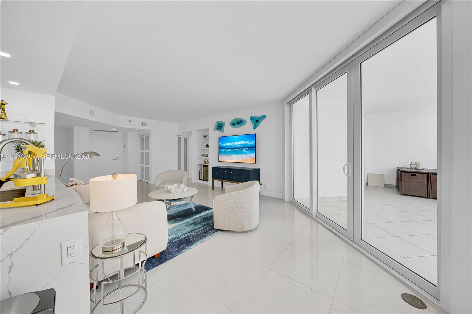 16425 Collins Ave # 712