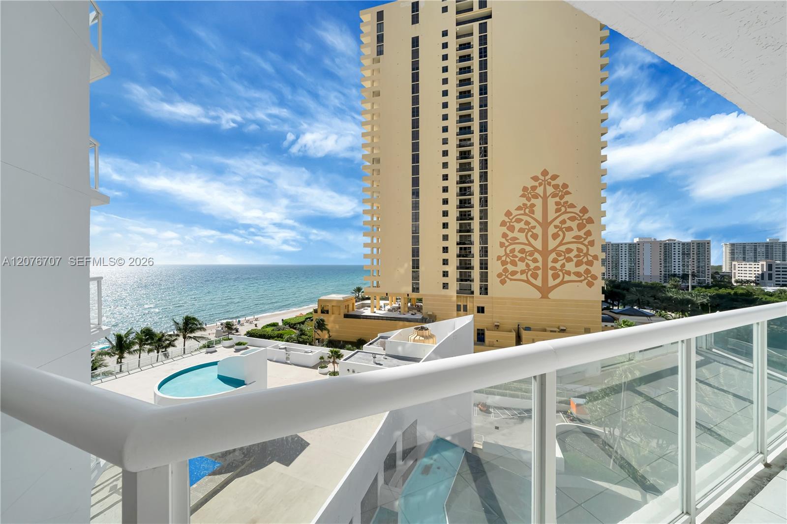 16425 Collins Ave # 712