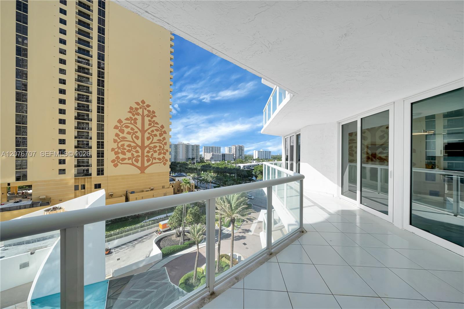 16425 Collins Ave # 712