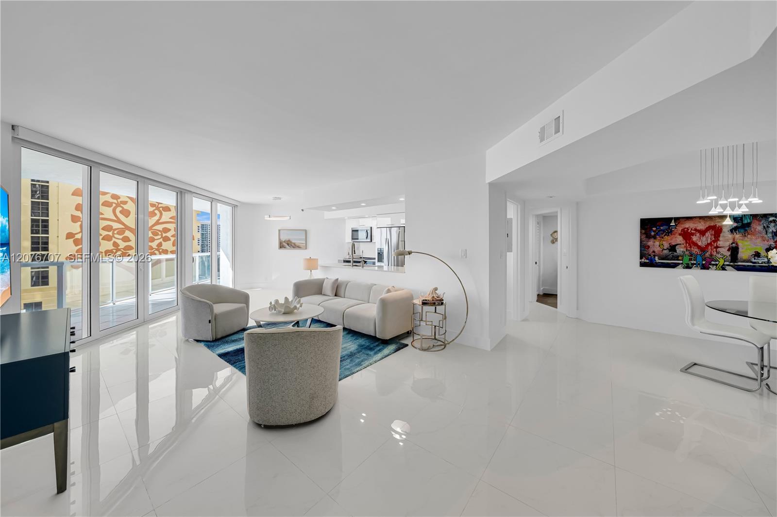16425 Collins Ave # 712
