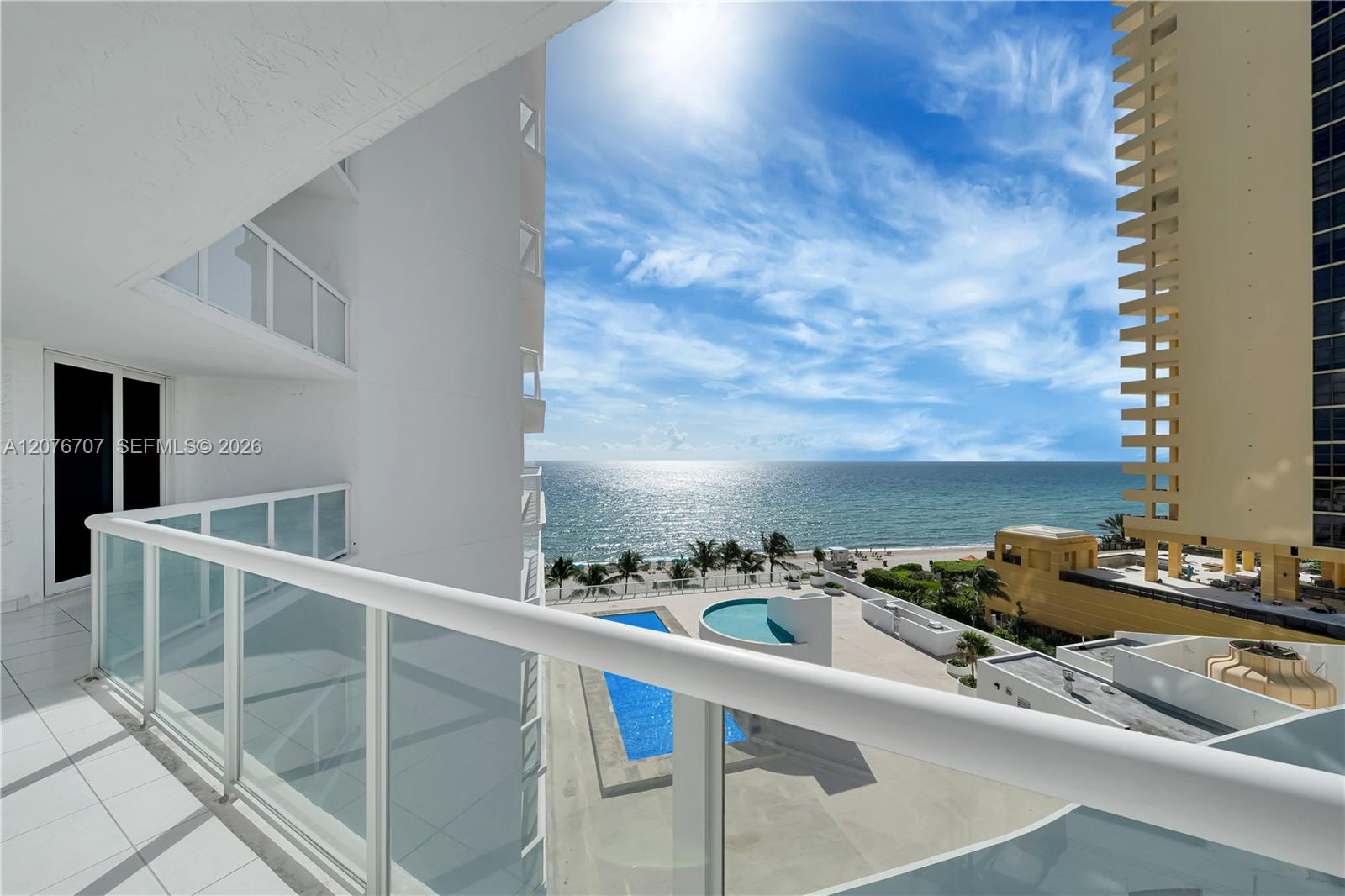 16425 Collins Ave # 712