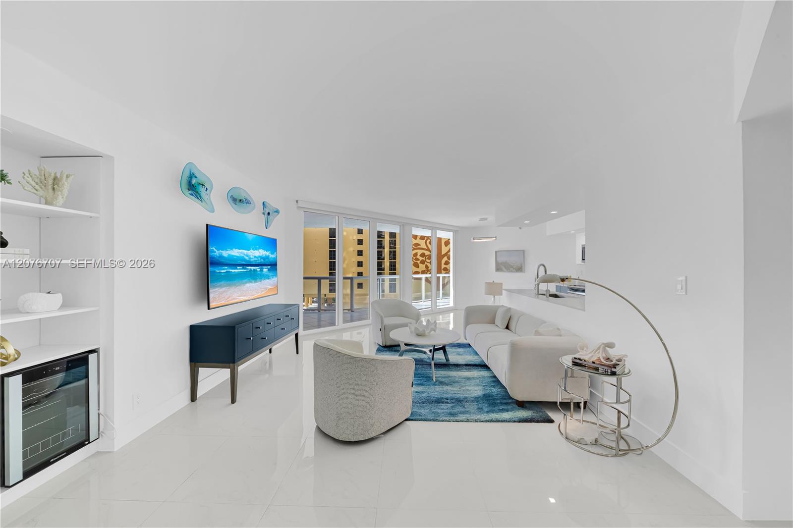 16425 Collins Ave # 712