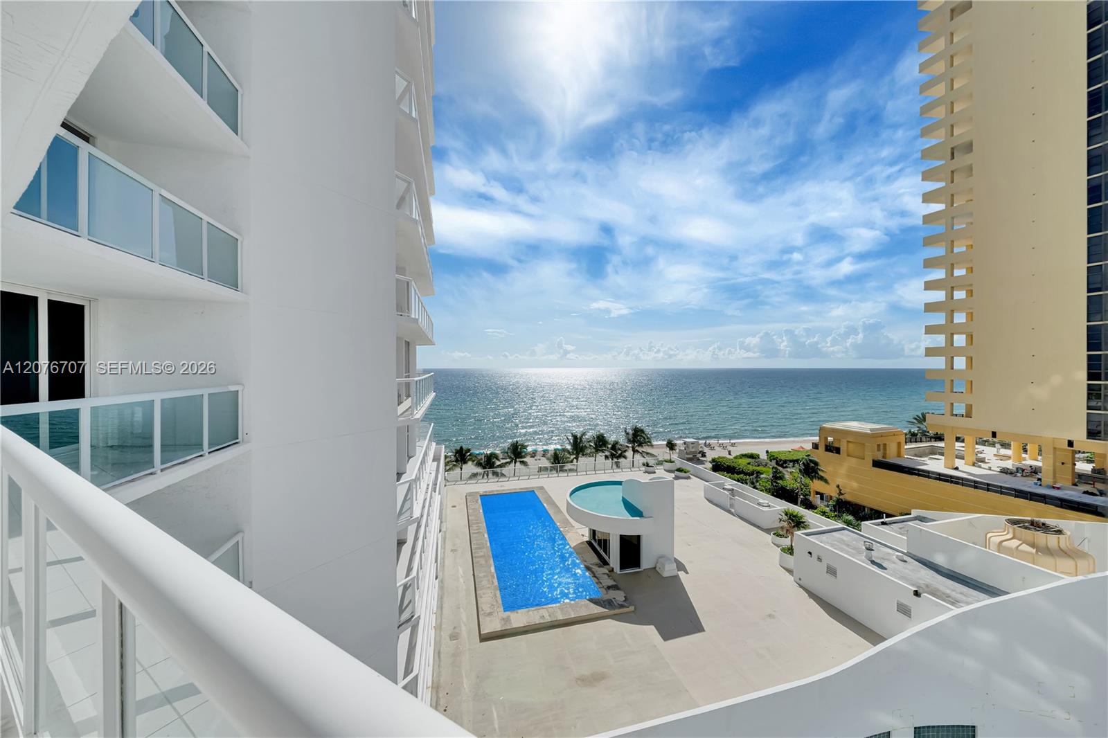 16425 Collins Ave # 712