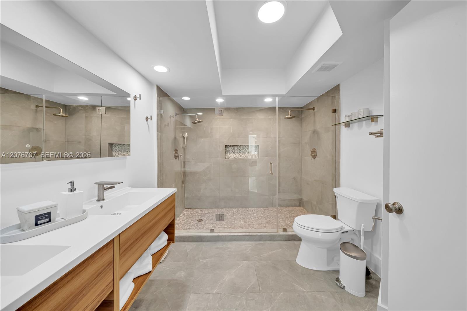 16425 Collins Ave # 712