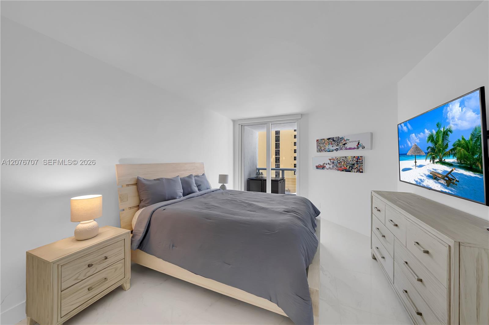 16425 Collins Ave # 712