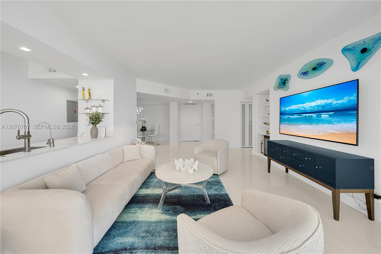 16425 Collins Ave # 712
