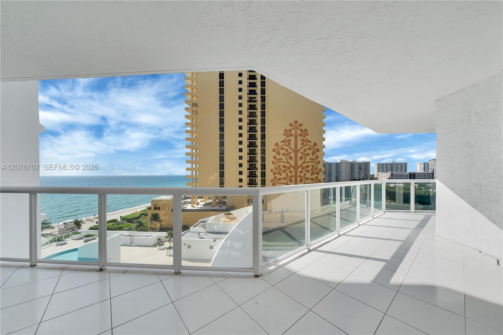 16425 Collins Ave # 712