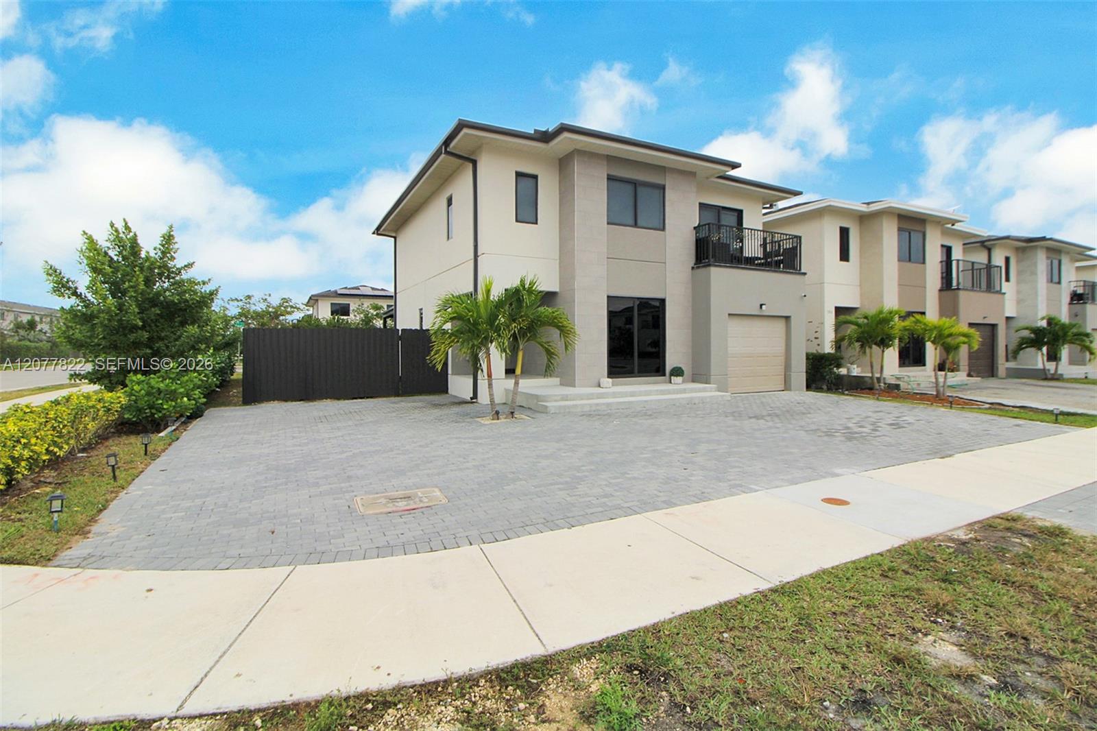 320 NW 13th Ct
