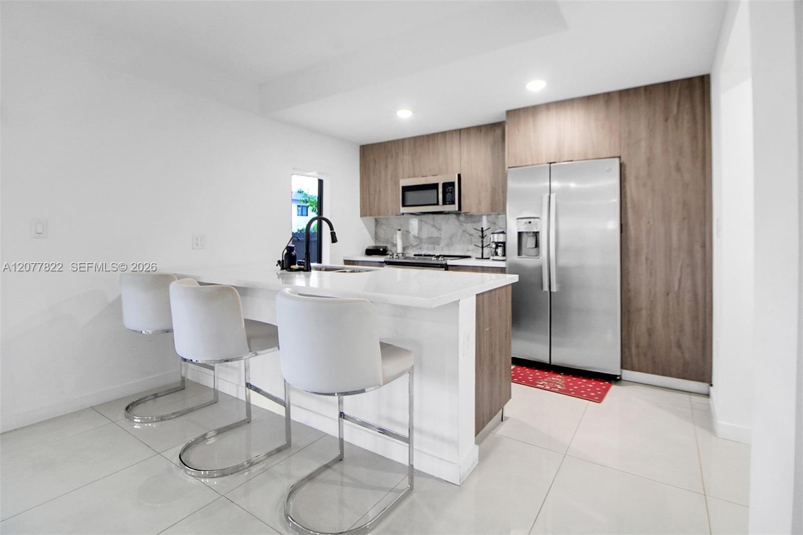 320 NW 13th Ct
