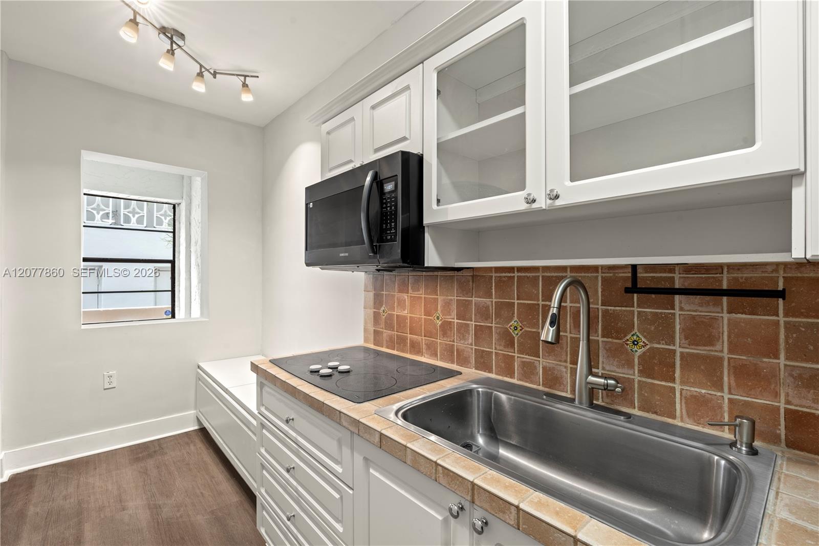 934 Michigan Ave # 108