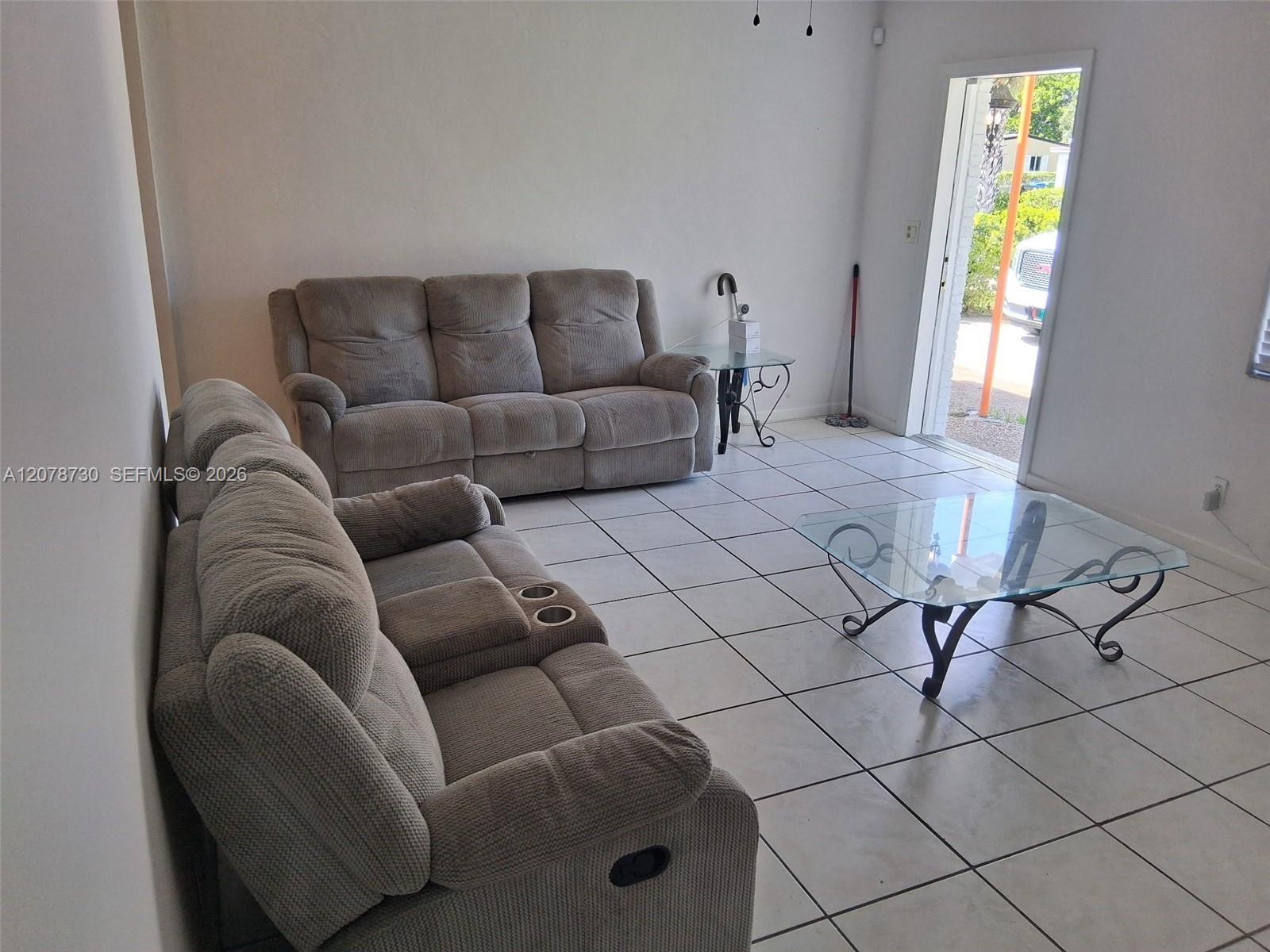 1038 NW 11th Ct