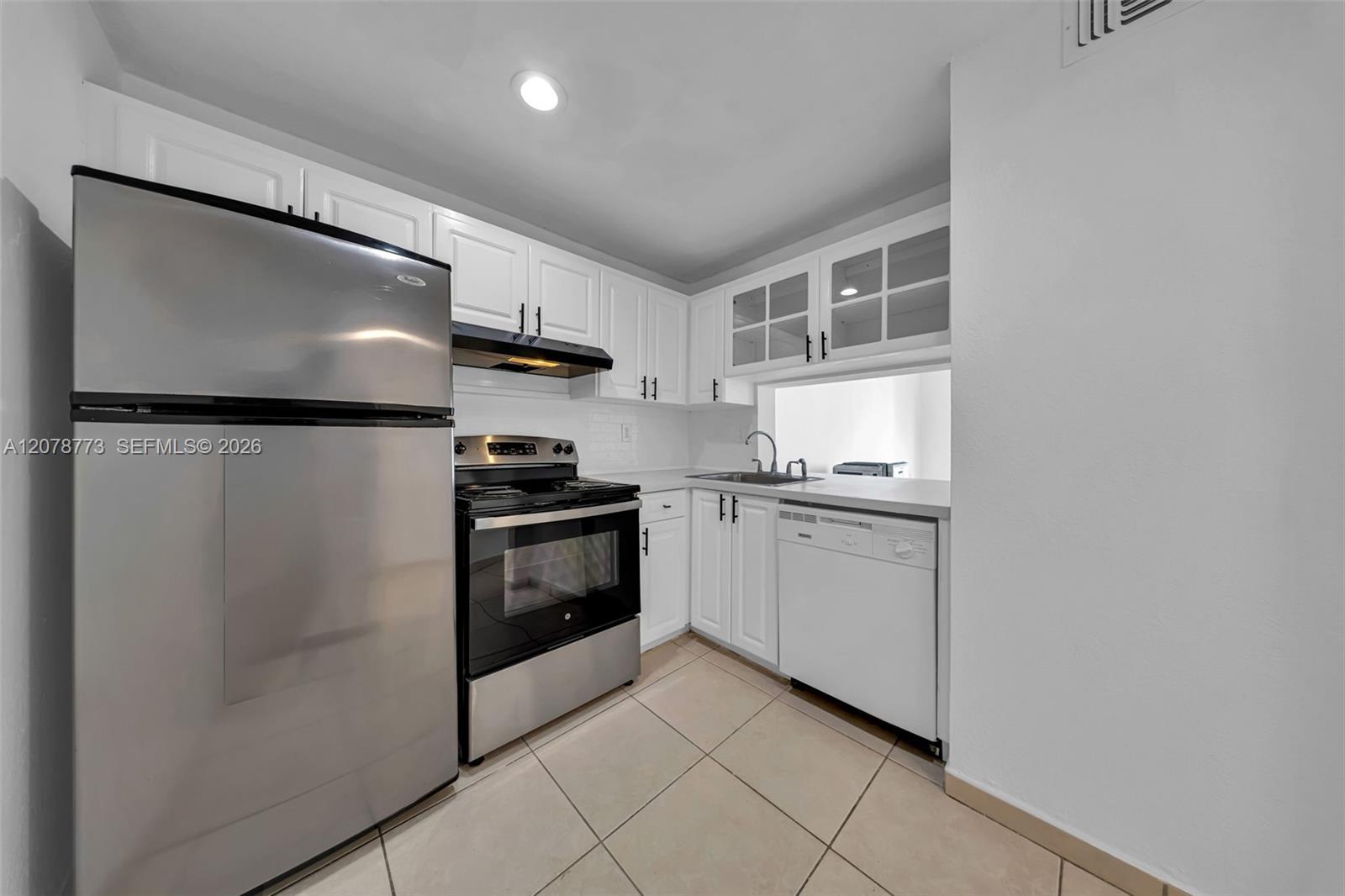 9360 Fontainebleau Blvd # 208