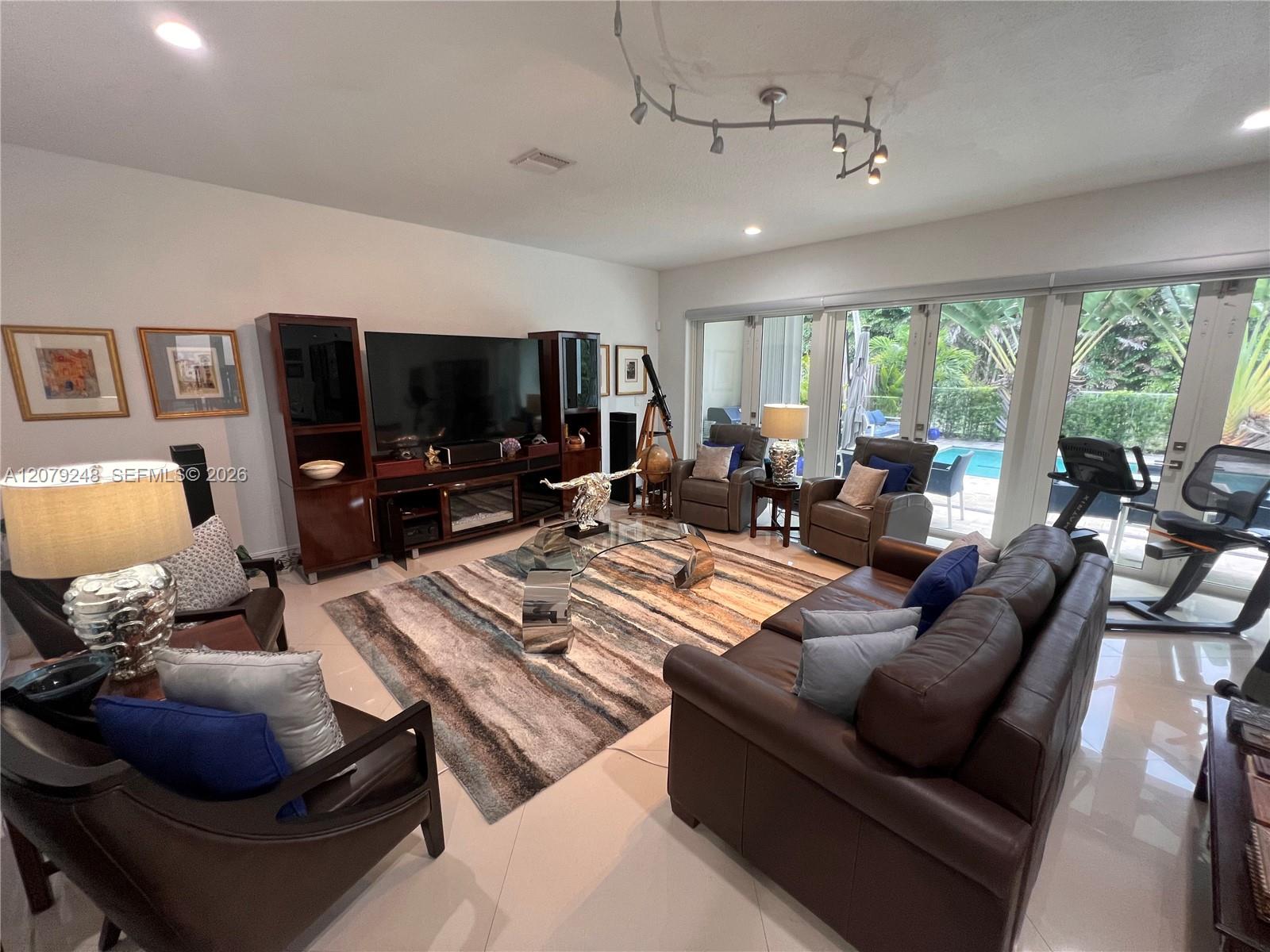 5348 NW 106th Ct