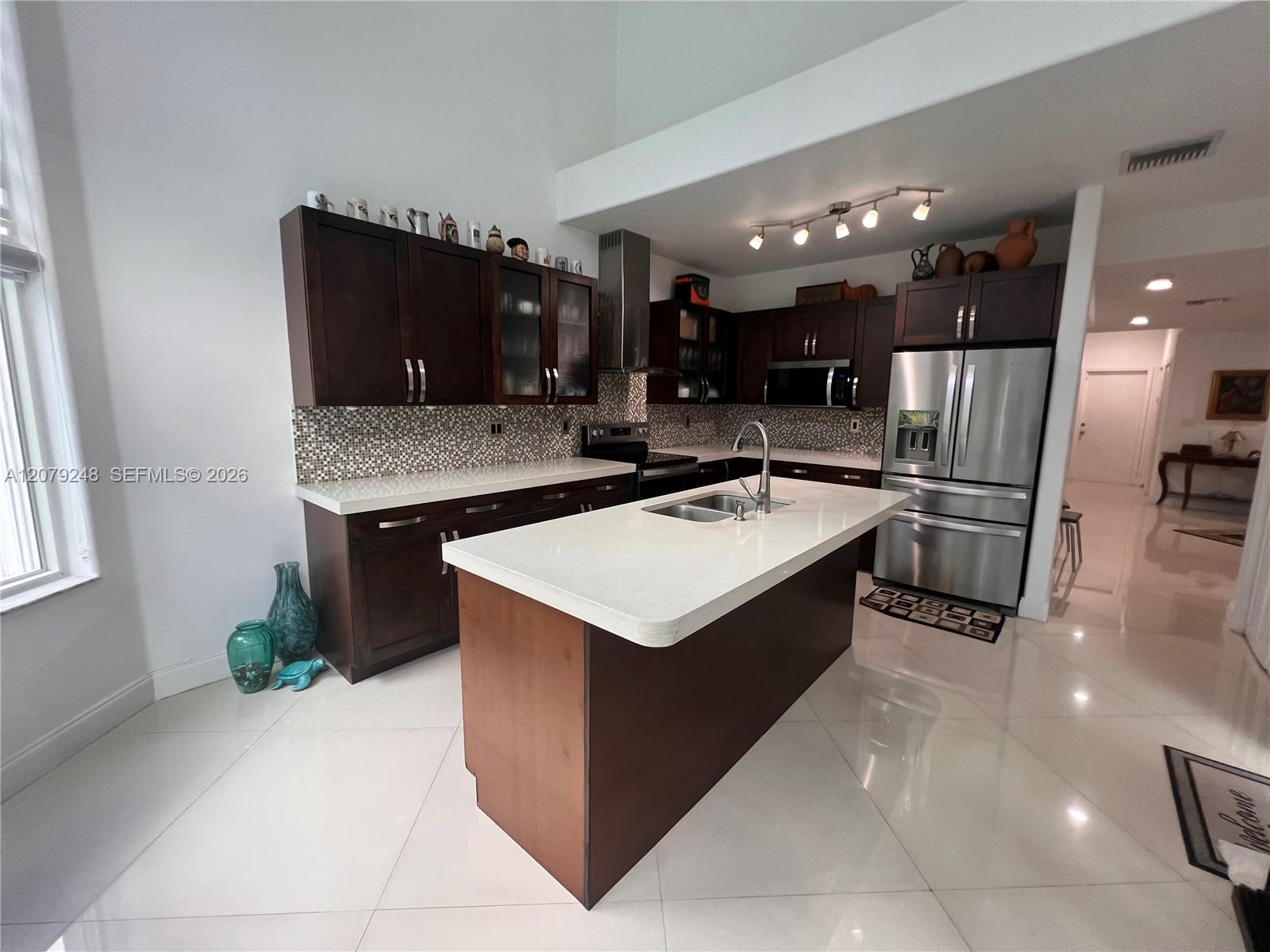 5348 NW 106th Ct