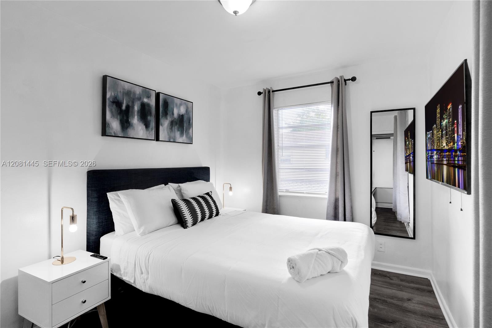 925 SW 15th Ave Unit: .