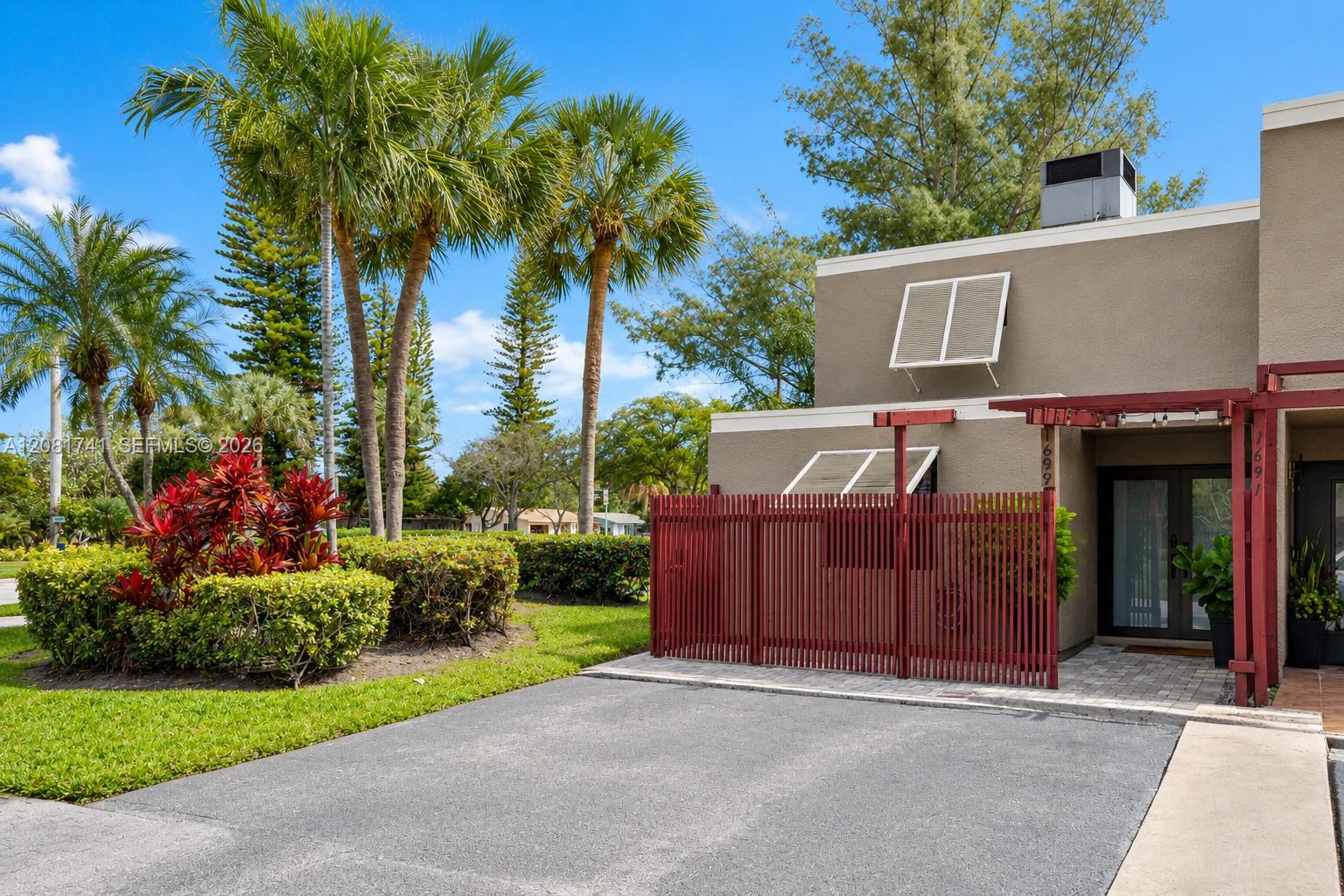 1699 W Fairway Rd
