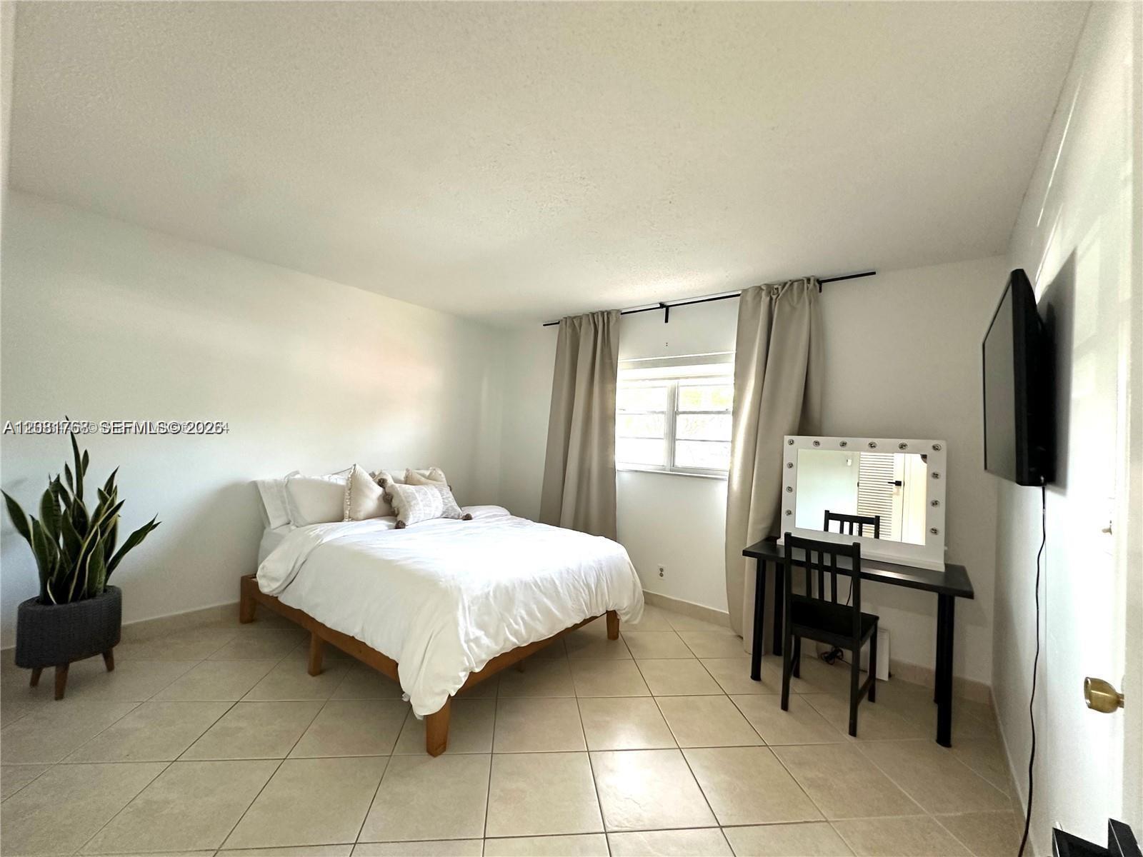 620 NE 12th Ave # 102