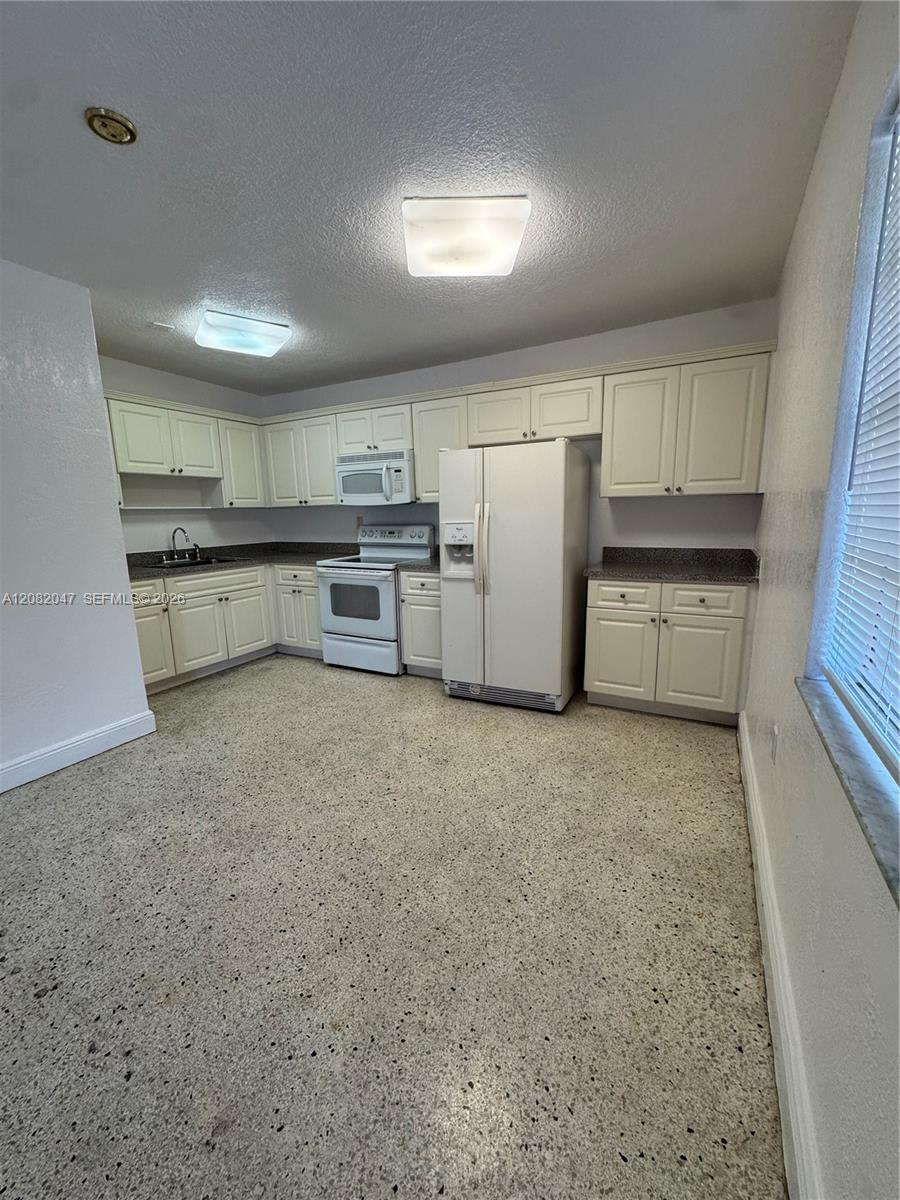 515 SW 3rd St # 3