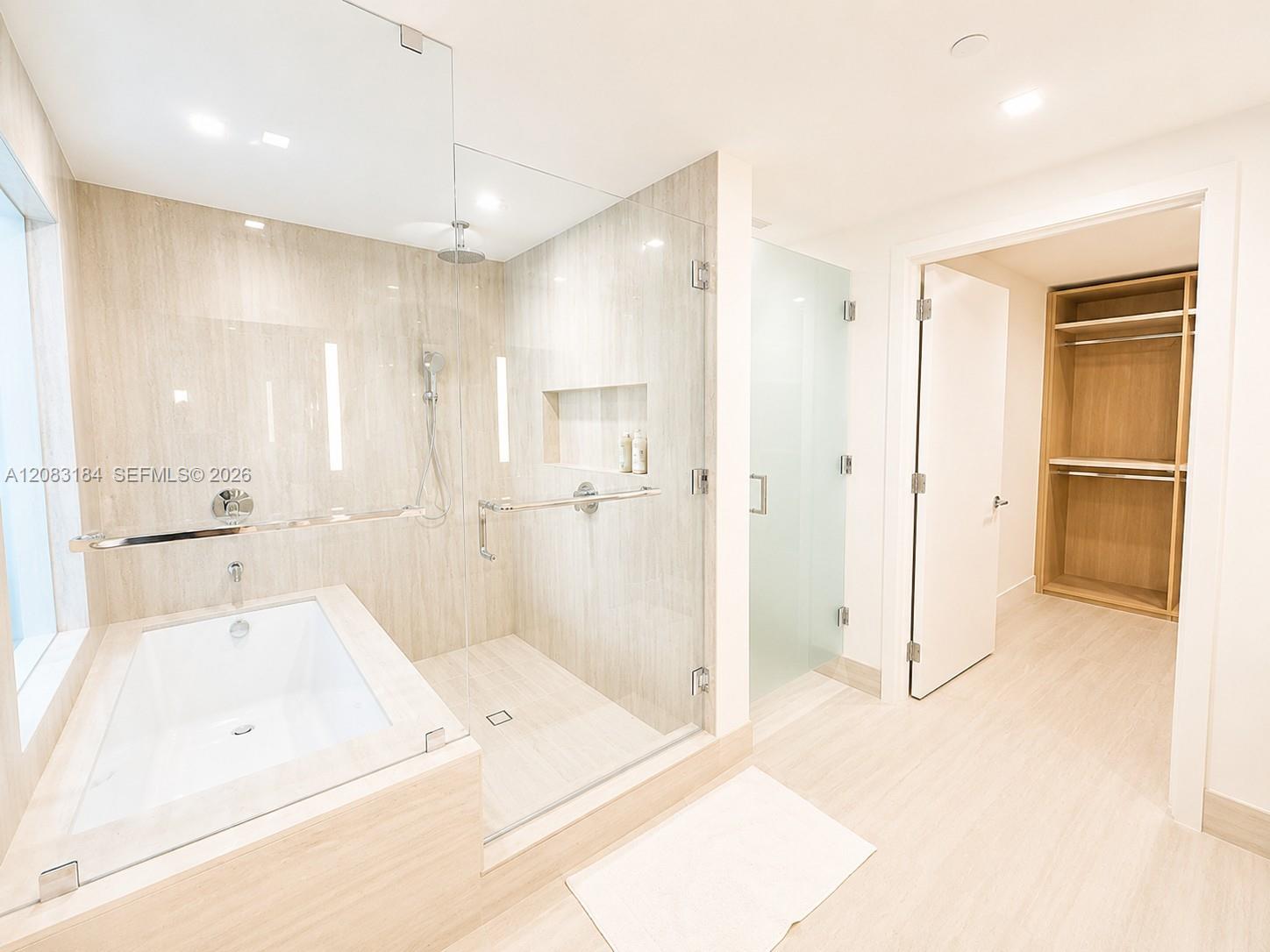 2411 Laguna Cir # 709