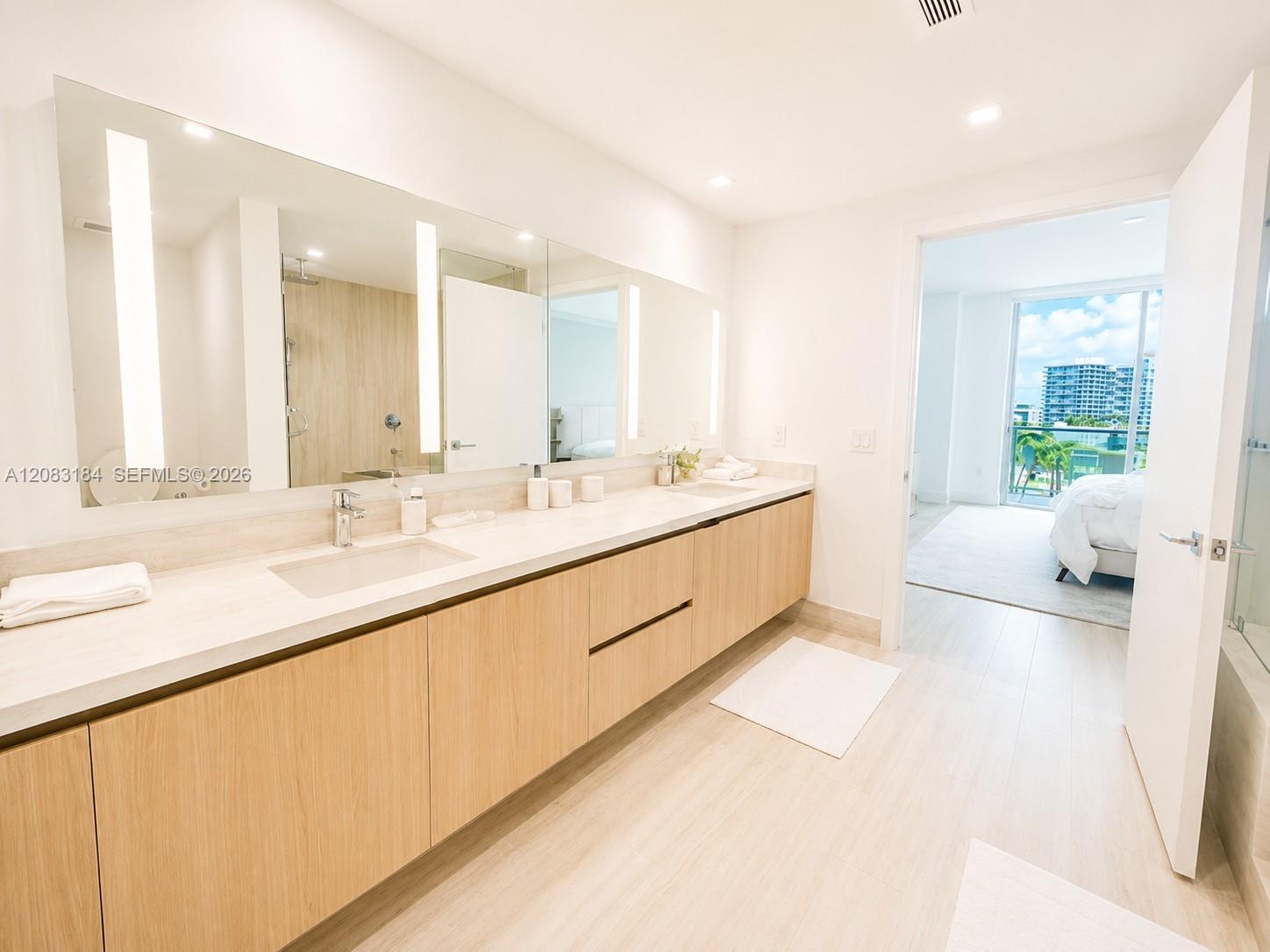 2411 Laguna Cir # 709