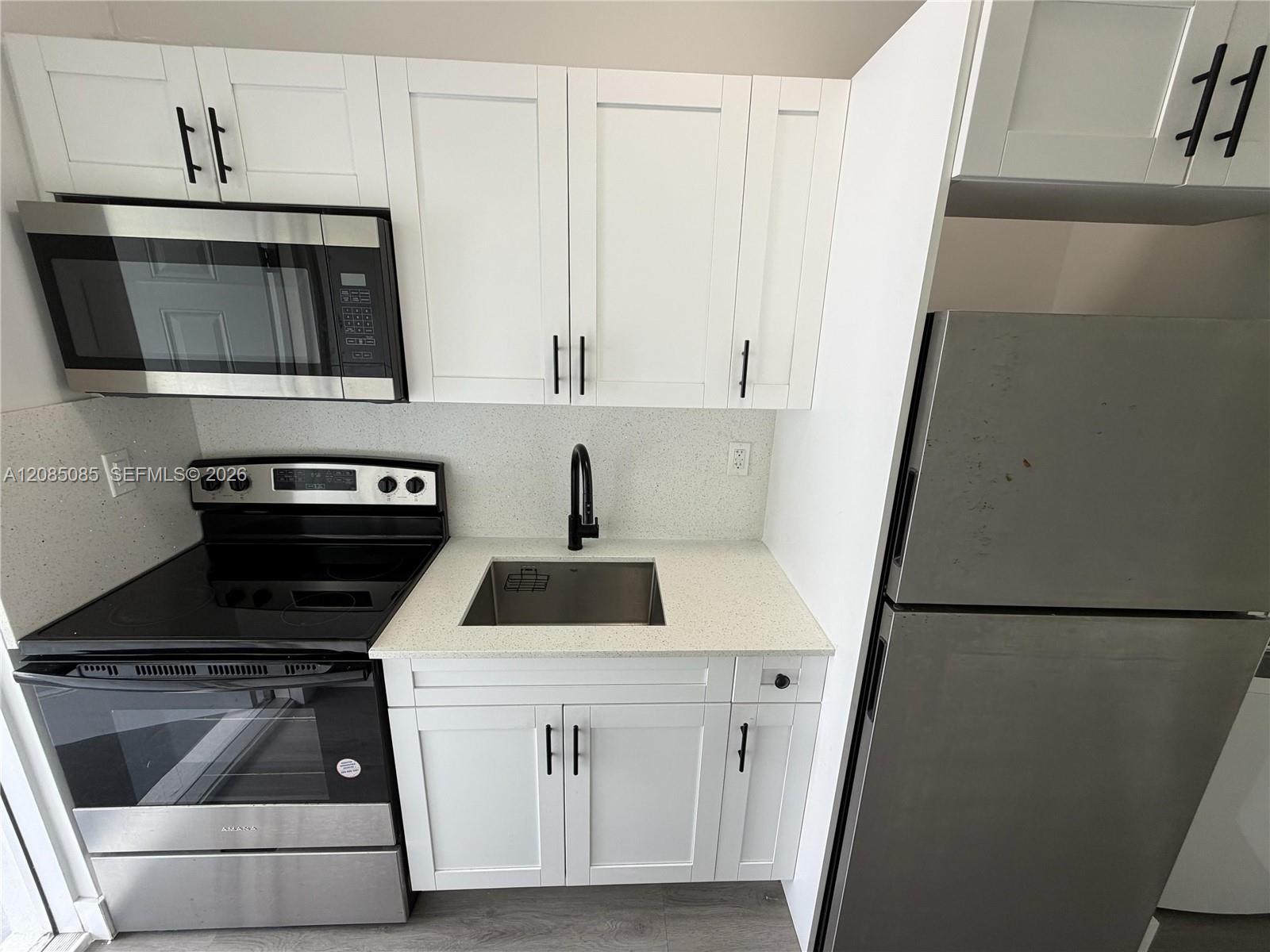 638 SW 21st Ave # 3