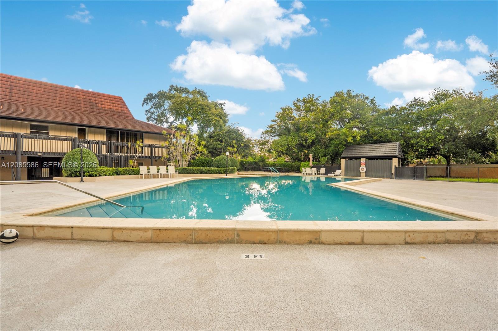 601 Ives Dairy Rd # 8 Unit: 105-8