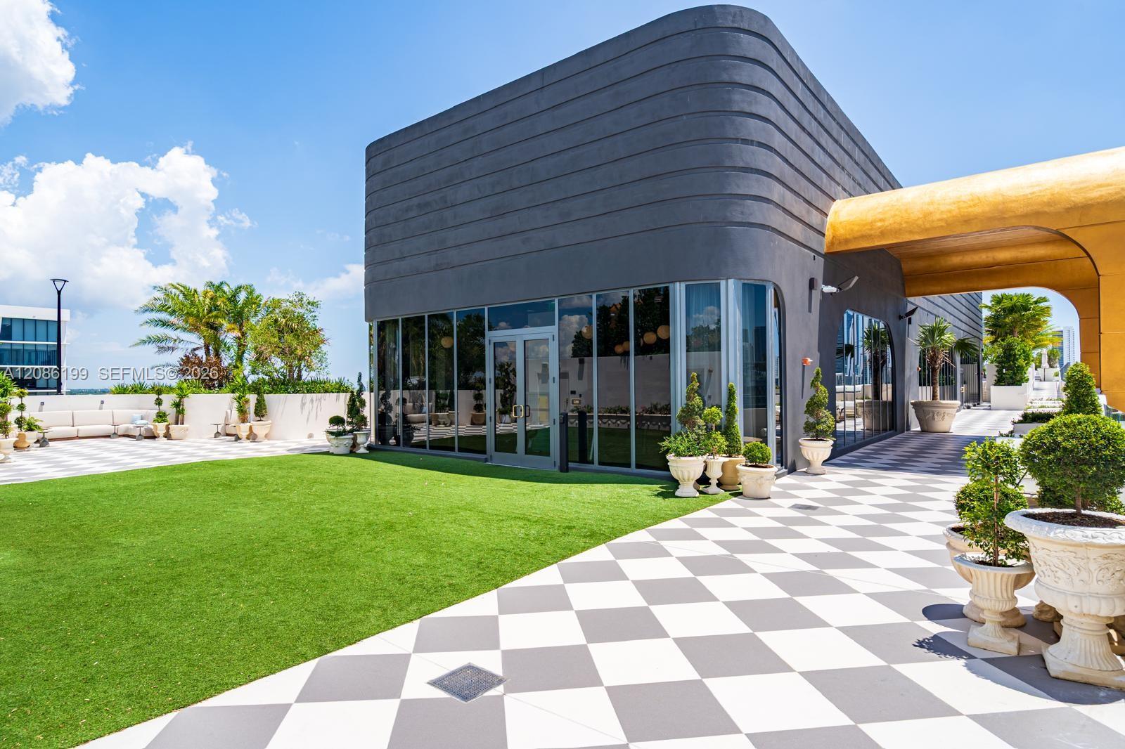 2700 NW 2nd Ave # 426