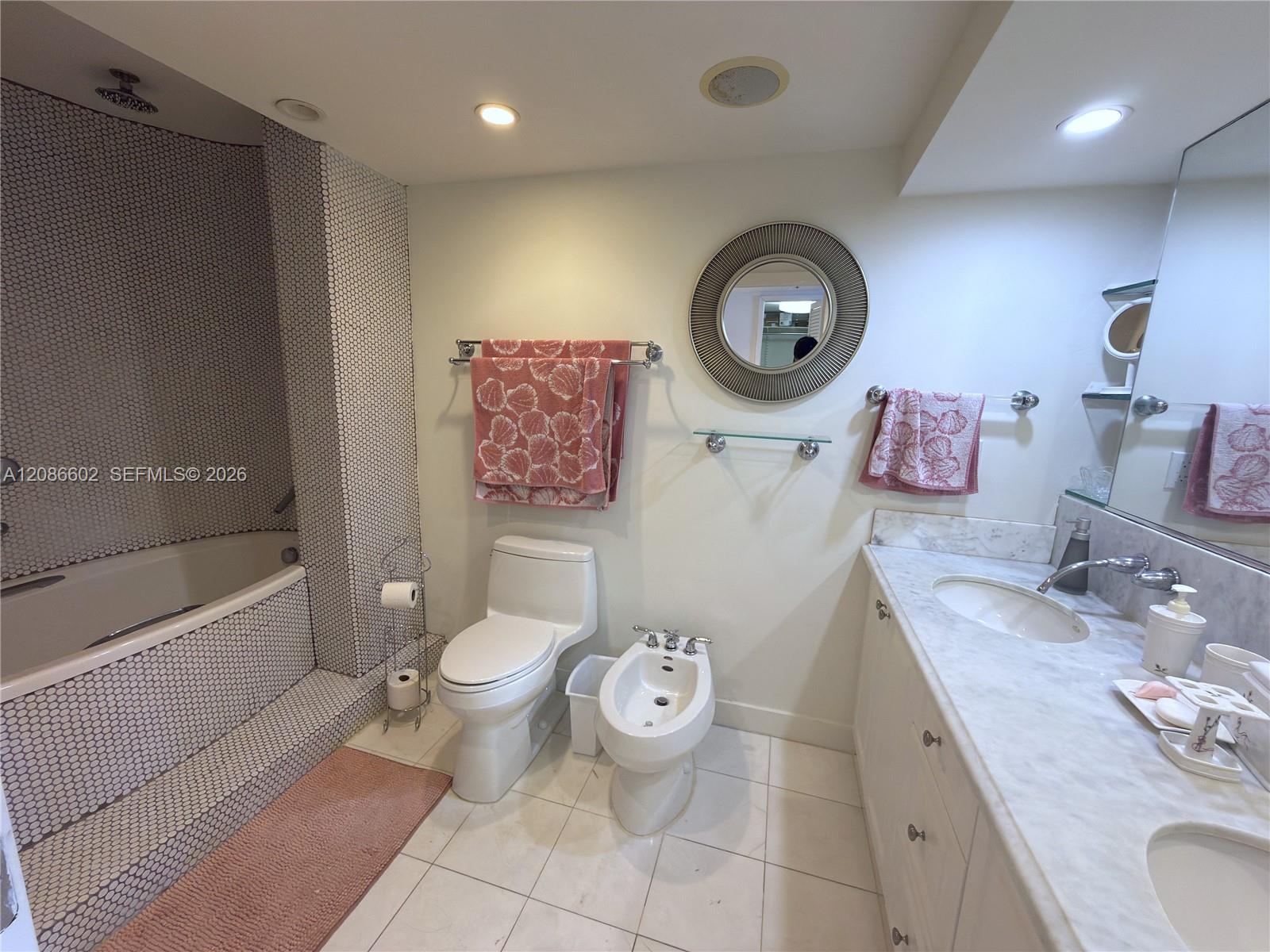 2401 Collins Ave # 1801