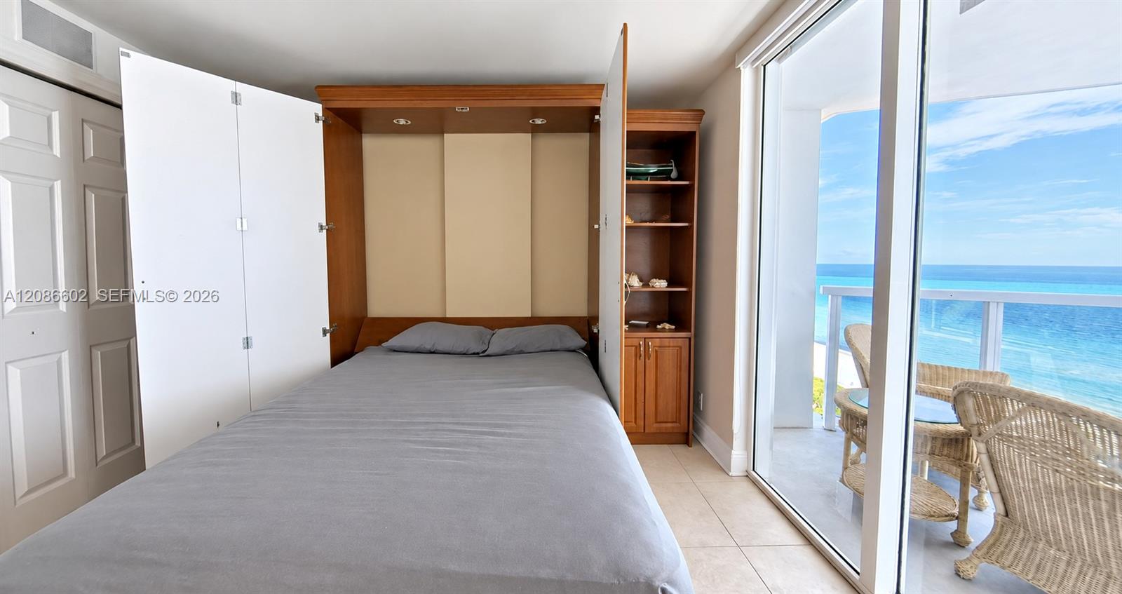 2401 Collins Ave # 1801