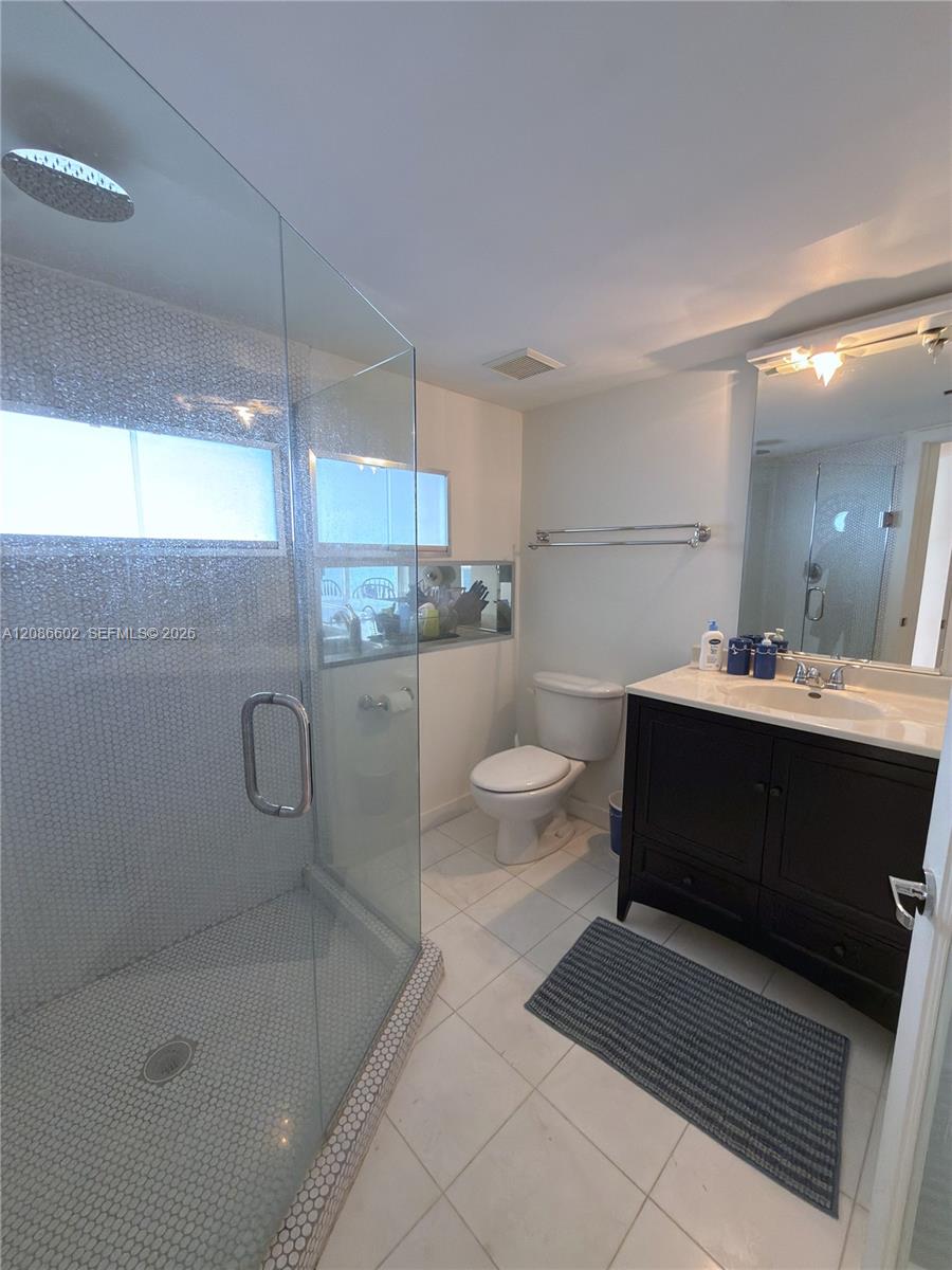 2401 Collins Ave # 1801