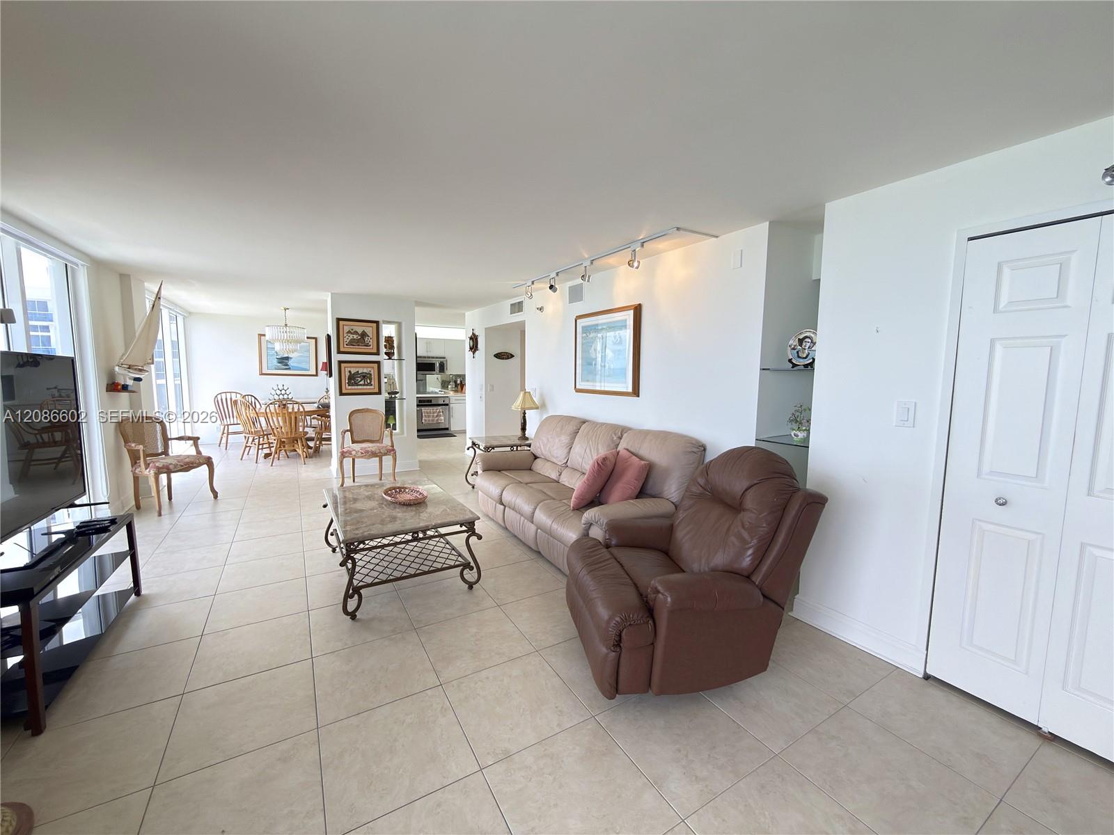 2401 Collins Ave # 1801
